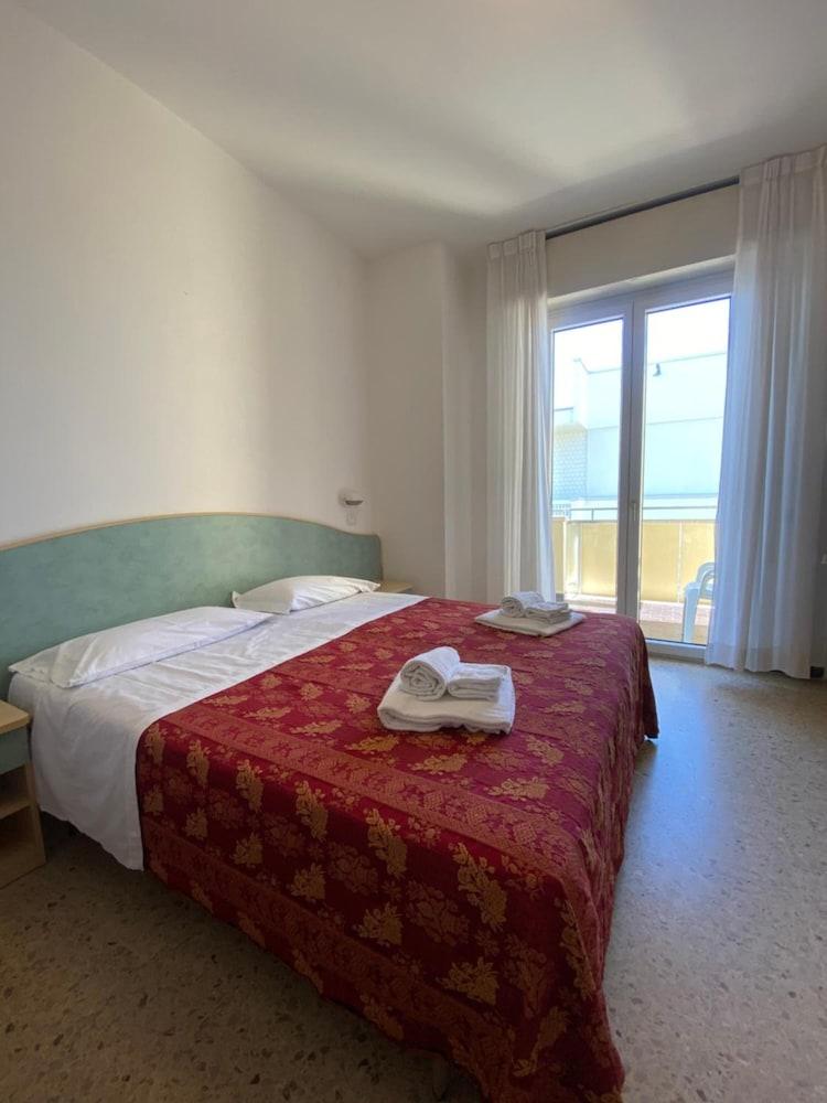 Artide Hotel 3*